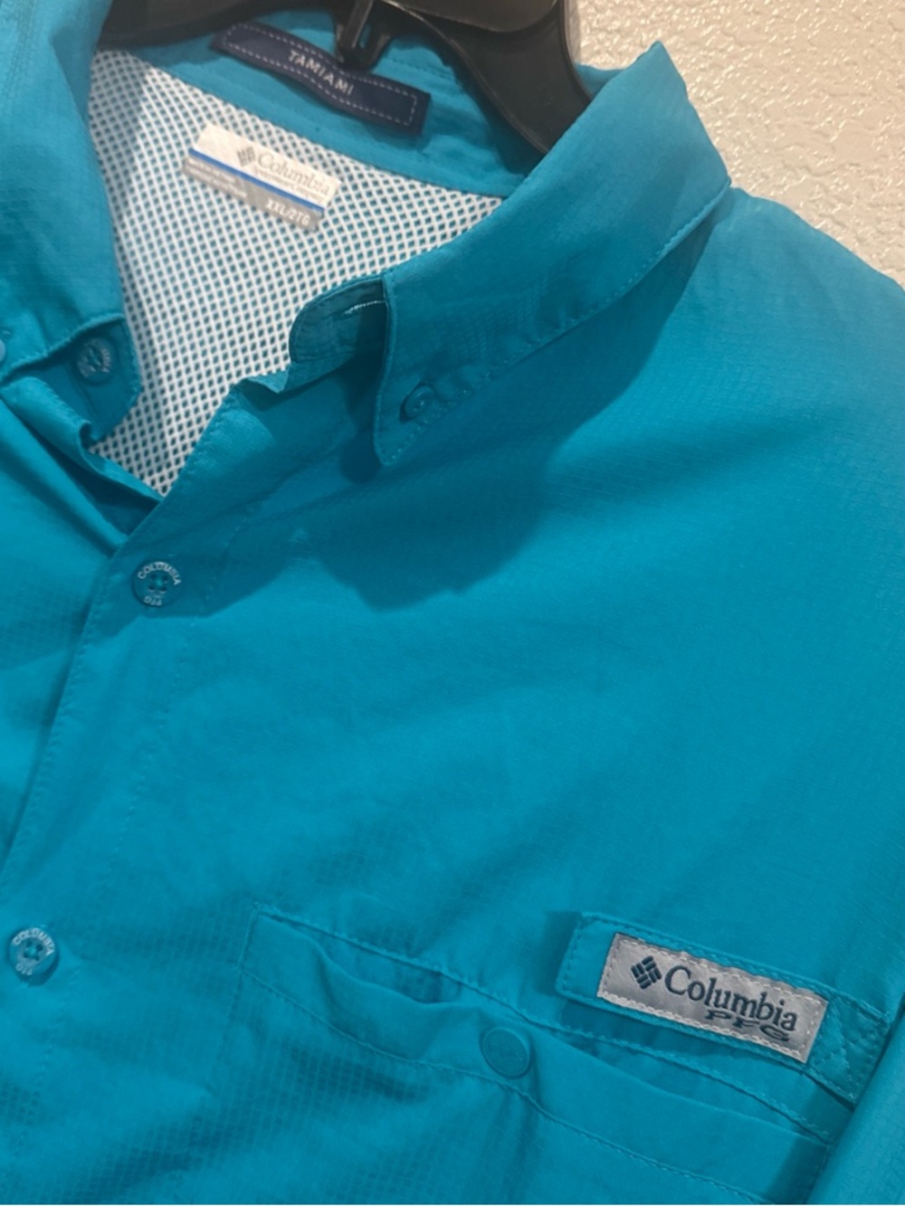 Columbia Men's Teal Button-Down Performance Shirt
